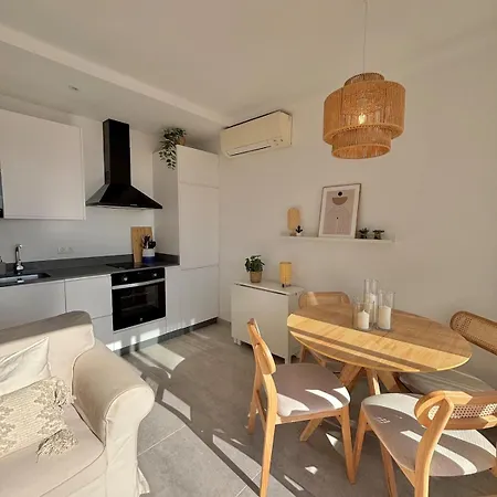 Apartment New With Sea View, Big Terrace & Pools