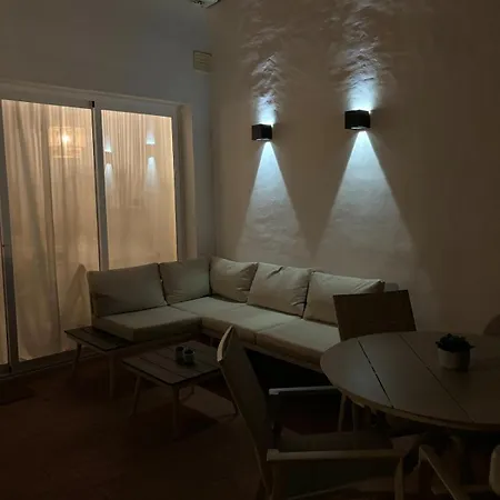 Apartment New With Sea View, Big Terrace & Pools *